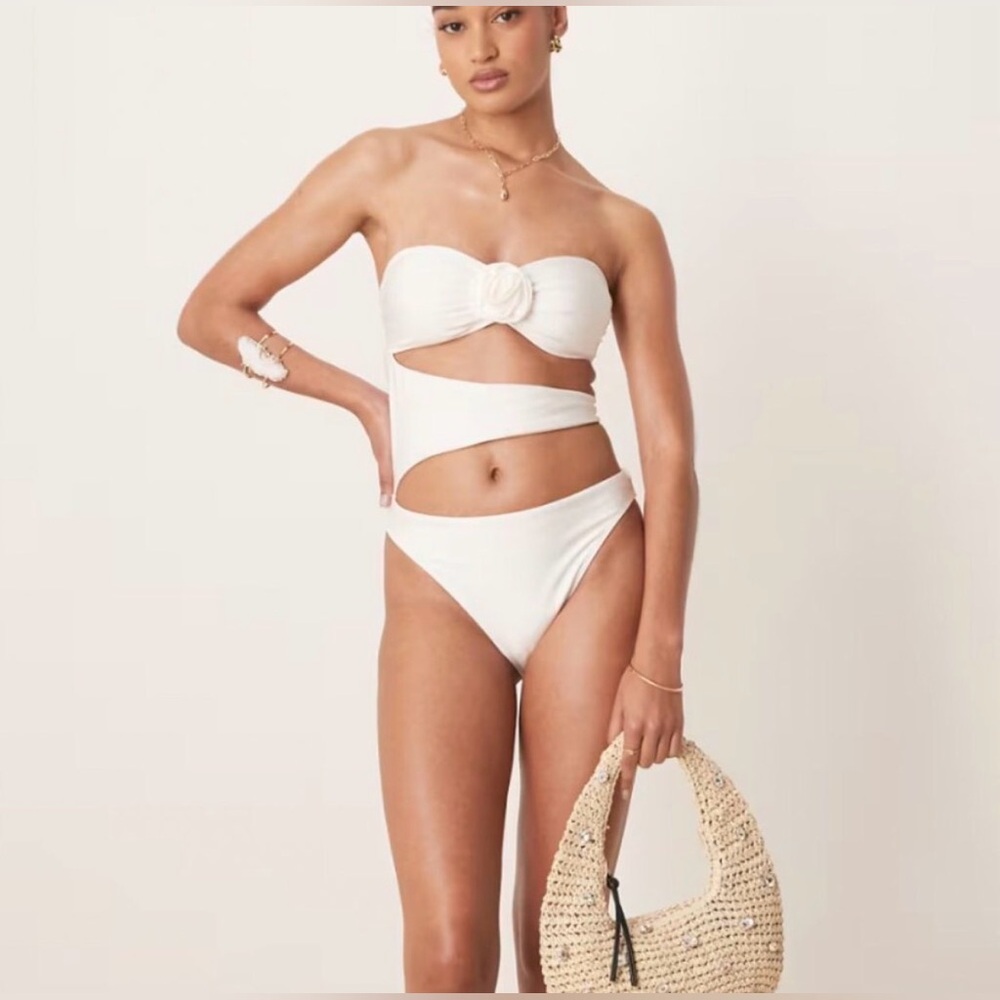 Abercrombie & Fitch White Strapless Cutout One Piece Bathing Suit